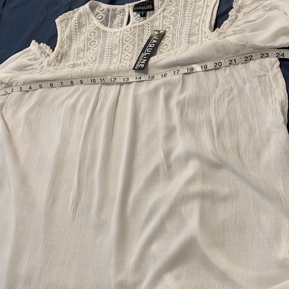 Jaquline Design Studio cold shoulder top - Picture 9 of 10